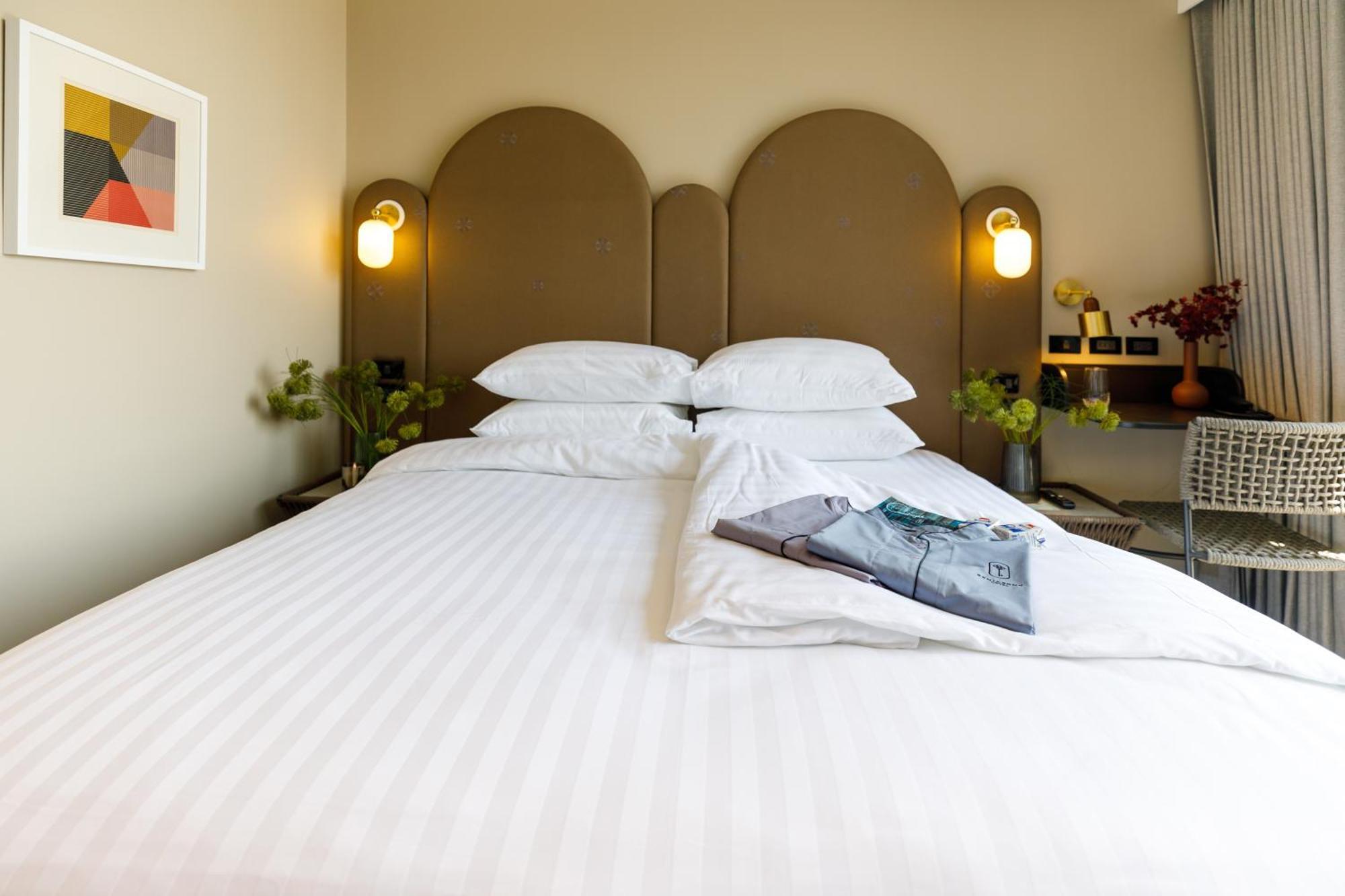 Benjarong Hotel بانكوك المظهر الخارجي الصورة