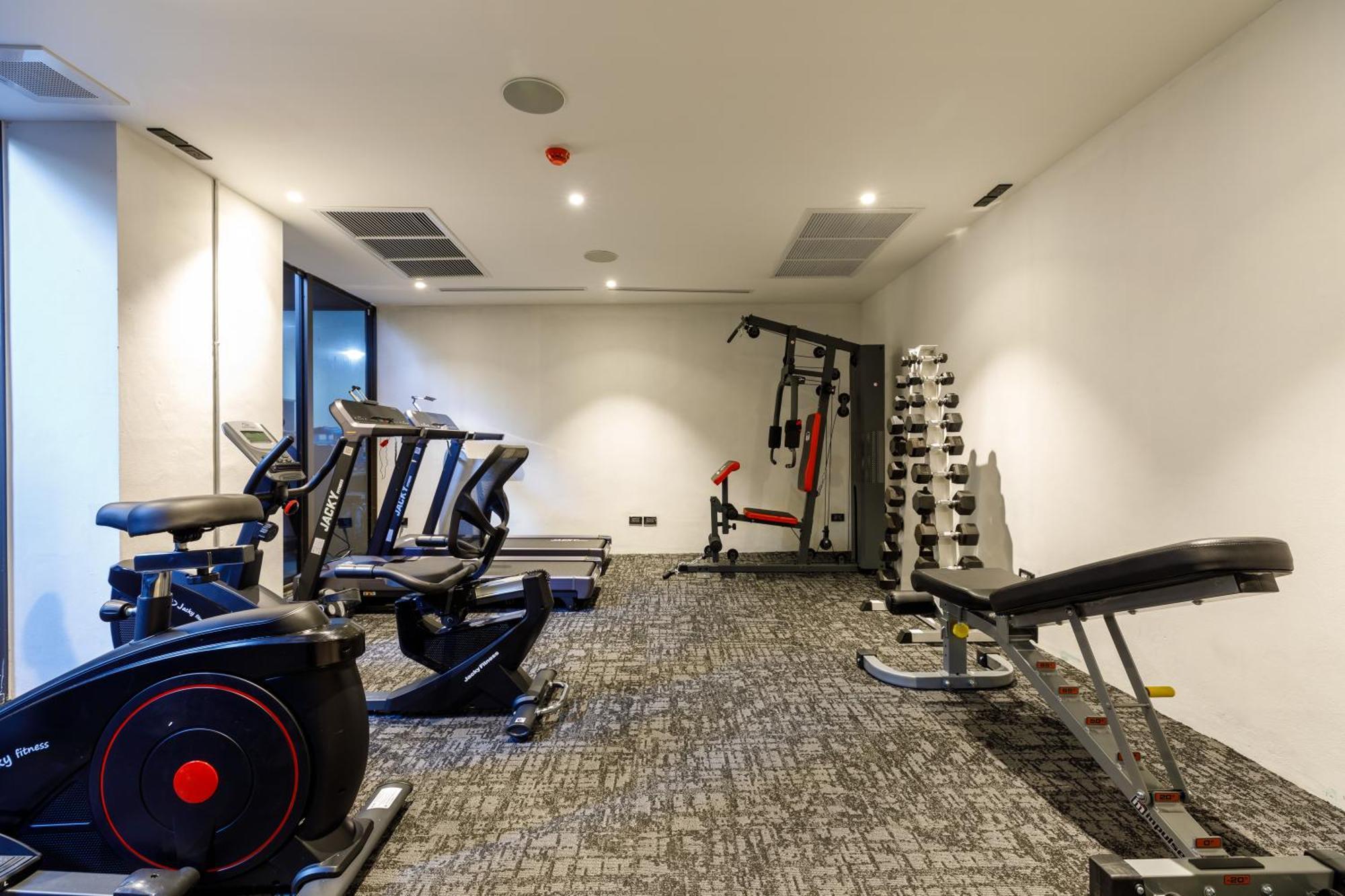Benjarong Hotel بانكوك المظهر الخارجي الصورة